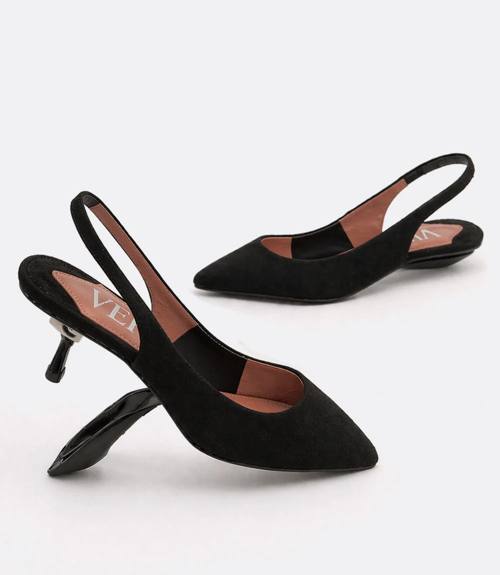 Valentina Pumps in Black Suede