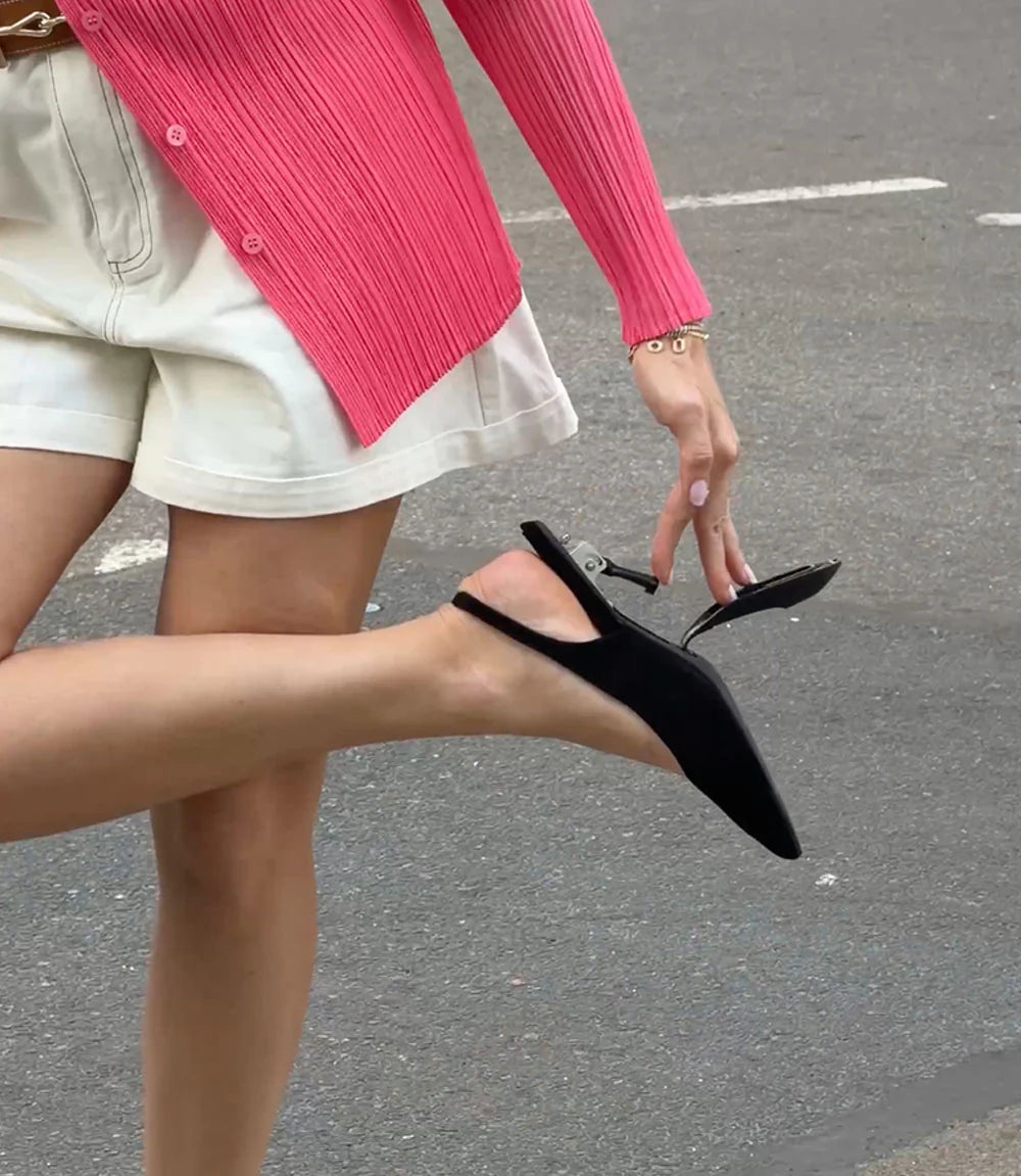 Valentina Pumps in Black Suede